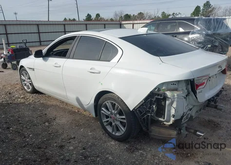 2018 Jaguar Xe 25T Premium z USA, uszkodzony, nr VIN SAJAD4FX9JCP32648